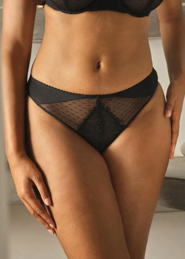 Tanga Sans Complexe