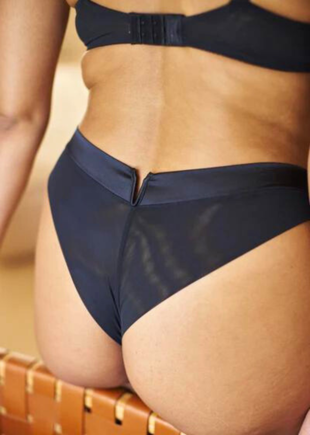 Tanga Sans Complexe