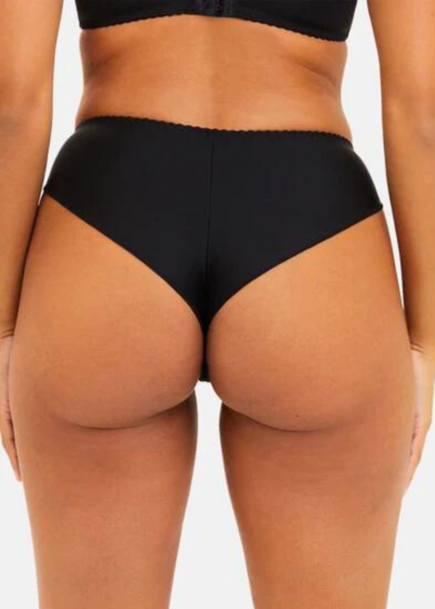 Tanga Sans Complexe