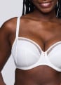 Soutien-gorge emboitant  