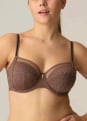 Soutien-gorge embotant avec armatures 