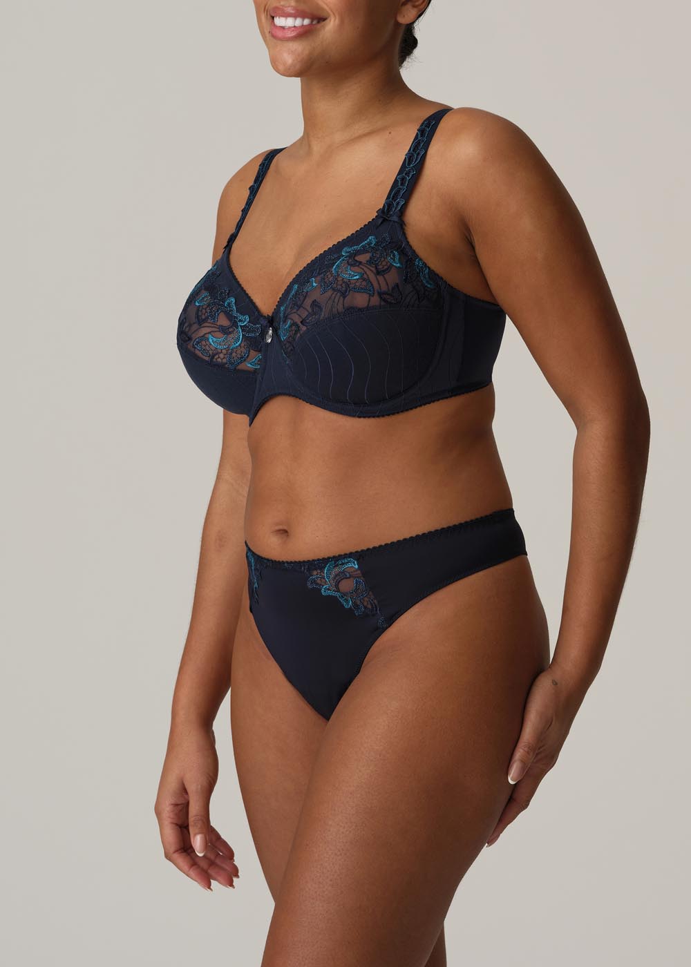 String Prima Donna Velvet Blue